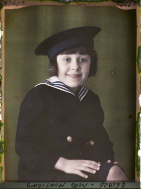 Image représentant https://musee-albert-kahn.s-museum.fr/home/NWQ2OTAwYzNmYjZlZTk1ZWQwODJmMjY4L2dlbmVyaWMtbm90aWNlLXRhYi9hdXRob3JpdHkvNjE3YTc5ZjVjZjhiODk2OGIzMzM3ZDIx/5d6900c3fb6ee95ed082f268/generic-notice-tab/authority/617a79ebcf8b8968b3337417 Mademoiselle Montigny