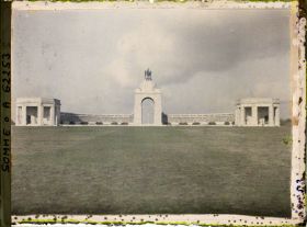 Image représentant Somme, Longueval, Ensemble du Monument Britannique
