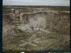 Image représentant France, Neuville-St-Vaast, Le Cratère où sont les Canadiens