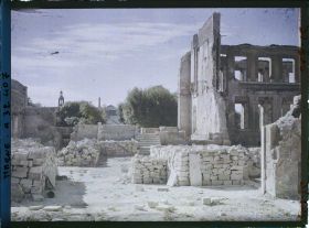 Image représentant France, Reims, Cour de la Congrégation, Vue prise de la rue St Pierre les-Dames