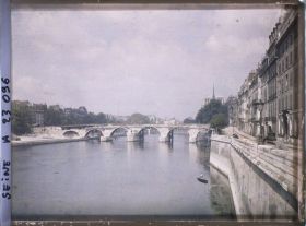 Image représentant Le pont de la Tournelle en démolition, vue prise depuis le pont de Sully