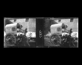 Image représentant Un cortège funéraire de trente-deux porteurs sur Deshengmen dajie ("avenue de la Porte des Vertus Triomphantes") dans la ville tartare ouest