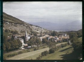 Image représentant France, Monnetier (Hte Savoie), Monnetier vue prise des pentes Ouest des Gd Salève, au fond les Voirons