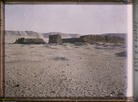 Image représentant Ruines de fortifications datant de la 2e Dynastie