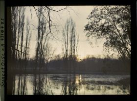 Image représentant Lever ou coucher de soleil au dessus de la Seine