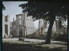 Image représentant France, Verdun, Un Côté de la Place du Maréchal Pétain