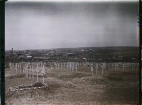 Image représentant Combles, Vue Générale du Cimetière mixte panorama de Combles
