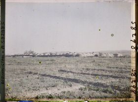 Image représentant Vers le village (maisons à toit à coupole : Gumbaz)