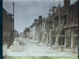 Image représentant France, Noyon, Reconstructions rue de Paris