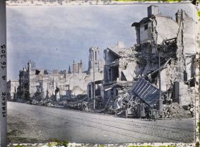 Image représentant France , Reims, Rue de Vesles