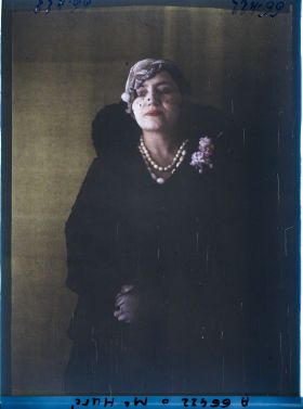 Image représentant https://musee-albert-kahn.s-museum.fr/home/NWQ2OTAwYzNmYjZlZTk1ZWQwODJmMjY4L2dlbmVyaWMtbm90aWNlLXRhYi9hdXRob3JpdHkvNjE3YTc5ZjVjZjhiODk2OGIzMzM3ZDIx/5d6900c3fb6ee95ed082f268/generic-notice-tab/authority/617a79ebcf8b8968b3336f8f Madame Huré