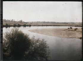 Image représentant Les bords de l'Allier vus vers l'amont
