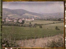 Image représentant Panorama sur la vallée du Mesvrin et sur le village neuf de Marmagne, proche du Creusot