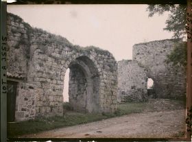 Image représentant France, Capdenac (Lot), Entrée nord de Capdenac le vieux