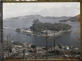 Image représentant Golfe (ou baie) d'Ise : la Baie de Toba, chantier naval