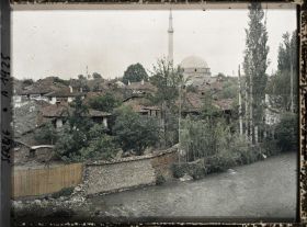 Image représentant La Bistrica et au fond la Bajraicli Dzamija