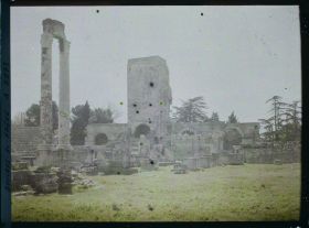 Image représentant Les colonnes du théâtre antique