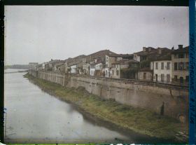 Image représentant De vieilles maisons au bord du Tarn