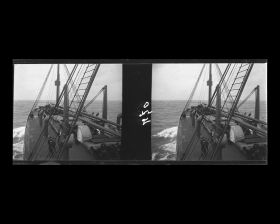 Image représentant Le pont à l'avant du navire