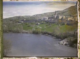 Image représentant Panorame de la ville avec l'église Saint-Marcel