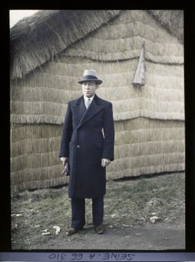 Image représentant L'Exposition Coloniale Internationale de 1931, un homme métis habillé à l'occidentale