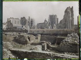 Image représentant Belgique, Ypres, Ruines de St Martin et les Halles, partie Nord