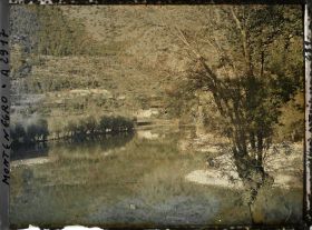 Image représentant maison et reflets
