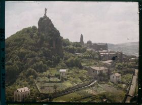 Image représentant Le mont Anis et le rocher Corneille vu du rocher Saint-Michel
