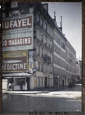 Image représentant L'angle des rues de Mogador et de la Victoire