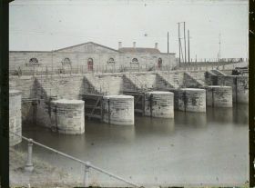 Image représentant Belgique, Zeebrugge, Ecluses du Canal de dérivation de la Lys