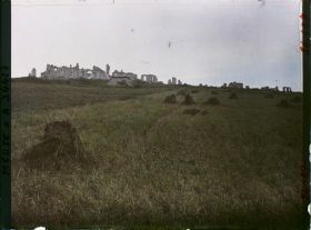 Image représentant France, Chauvoncourt, Ruines de Chauvoncourt et cultures