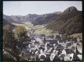 Image représentant France, Mont-Dore, Le Mont Dore et le fond de la Vallée