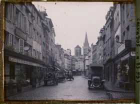 Image représentant La Grande Rue en direction de la place Thiers