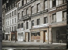Image représentant La société de la Croix Rouge serbe à l'emplacement du magasin d'antiquités Lowengard au 26 avenue des Champs-Elysées