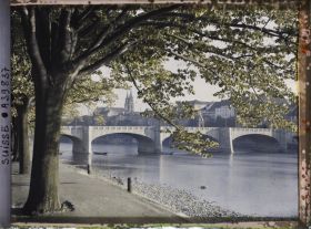Image représentant Le pont du Milieu et le Münster depuis l'Unterer Rheinweg