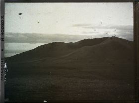 Image représentant Paysage de steppe et de montagne