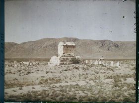 Image représentant Le tombeau de Cyrus II (vers 530 avant JC.)