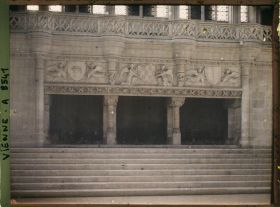 Image représentant Les grandes cheminées de la salle des pas perdus du Palais de Justice