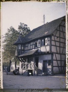 Image représentant France, Scherwiller, Maison à tourelles à montants de bois (maison de la Police)