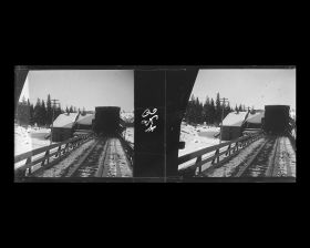 Image représentant L'entrée d'un tunnel de planches