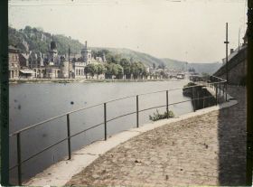 Image représentant Belgique, Dinant, Vue Vers l'Hôtel de Ville