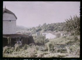 Image représentant France, La Chalade 392 h - Meuse, Vue vers le haut du Village (Don le Four de Paris)