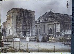 Image représentant L'exposition des arts décoratifs, démolition des pavillons devant le Grand Palais