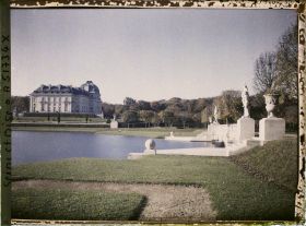 Image représentant Les jardins et le château de Voisins