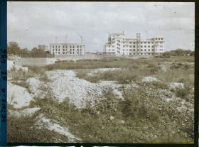 Image représentant Construction d'habitations à bon marché (HBM) sur la zone de fortifications à la porte de d'Orléans (?)