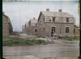 Image représentant France, Airon près de Lens, Corons des mines de Liévin - Autre type de Maisons rue Lagrange