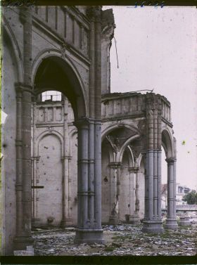 Image représentant France, Armentières, Eglise Notre Dame   ; un aspect de la nef