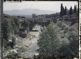Image représentant Le pont d'Irgandi ("vieux Pont") construit en 1442 sur le fleuve Gökdere (vu de l'aval)