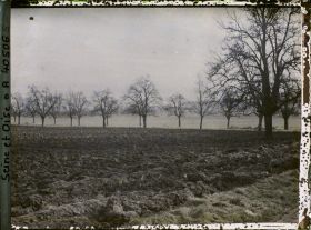 Image représentant France, Les Clayes, Champ venant d'être labouré