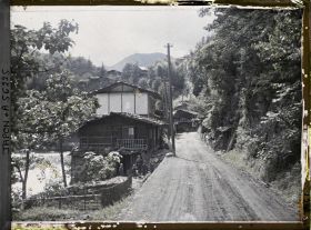 Image représentant Hameau et route de montagne